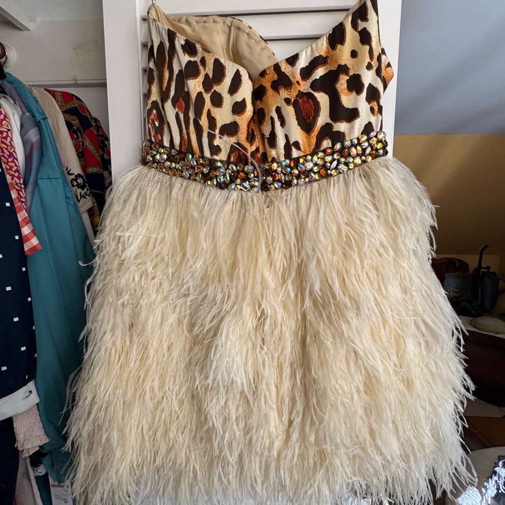 Sherri Hill Cream Embellished Tiered Dress